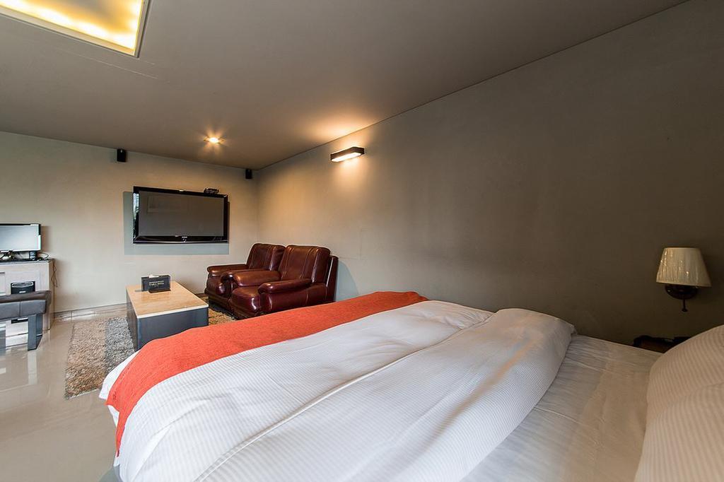 Tara Hotel Сеул Стая снимка