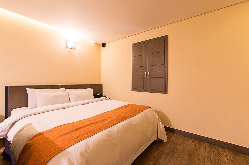 Tara Hotel Сеул Екстериор снимка