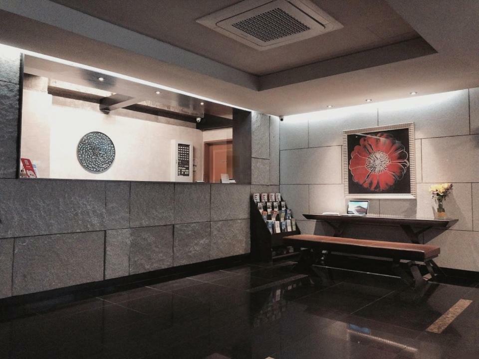 Tara Hotel Сеул Екстериор снимка